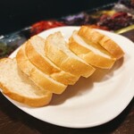オイスターバルSteam - 牡蠣とハーブチーズのアヒージョ 1,300円のバケット