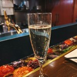 オイスターバルSteam - スパークリングワイン 700円