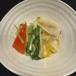 348966042 - 鮑と季節野菜の炒め