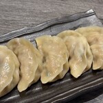 中華居酒家 AJITO - 熱々ジューシー 極上！！焼き餃子 （5個）