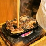 諸菜 匠 - 2015.2 青首ムネ肉、片面を焼いたらひっくり返して