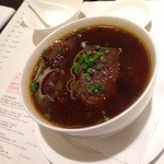 DIN TAI FUNG - 牛肉蒸し煮スープ５５元       