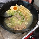 らーめん絆 - 豚骨ラーメンです