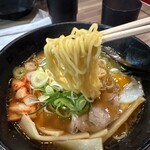らーめん絆 - 麺のアップです
