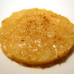 ラ・トルテュ - アミューズのオニオンソテーは独特で旨い