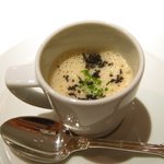 ラ・トルテュ - アミューズの山栗のポタージュも独特