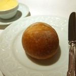 ラ・トルテュ - 自家製パン