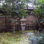 京都ガーデンパレス ラウンジ - 中庭を望む…。
