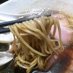 らーめん専門 和心 - 煮干しブラック　麺リフト