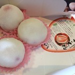 夢菓房たから - いちご大福（特大・290円）_2015年2月