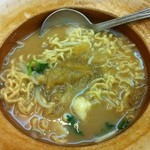 HOCK Shark Fins - フカヒレスープにラーメンを投入