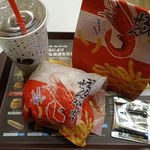 ロッテリア - 料理写真:かっぱえびせんバーガーとふるポテ