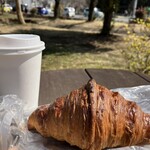 飯能ベーカリー POCO-POCO - 料理写真:ジンジャースパイスゆずのドリンクとクロワッサン