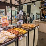 パン工場 - 料理写真:店内