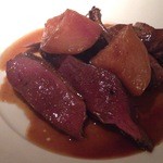 コート ドール - 青首鴨のロースト赤カブ添え