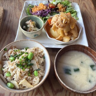 コの字カフェ_1