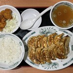 日高屋 - 料理写真:2026.03.15 (日) W餃子定食+2個唐揚(ご飯小盛) 800円(税込)
