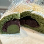 ベーカリー ピカソ - よもぎ白玉あんぱん　断面
