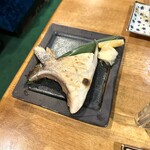 フィッシュ オン ディッシュ ロリー - ブリカマ塩焼き