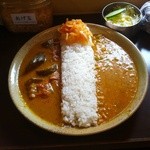けらら - ハーフ＆ハーフ：茄子とトマトカレー＋ひき肉とグリンピースのカレー