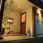 ラ・ヴェーナ・デル・レンニョ - 温もりと情熱溢れる料理がいただける、ちょっと隠れ家的なお店