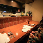 ラ・ヴェーナ・デル・レンニョ - カウンターで食事