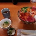 割烹 秋やま - 海鮮丼(大盛)