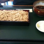 手打ちそば わか竹 - 友人が興味本位で注文した室蘭焼きとりせいろ。予想の斜め上を行くもので、これは個人的にはいまいち（笑）