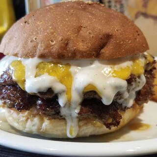 CHILLAX BURGERS&WINE