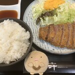 焼肉酒場 叶 - ビーフカツ定食。