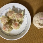 551蓬莱 - 料理写真:エビ焼売。
