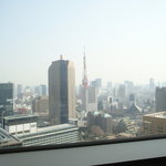 ピエール・ガニェール - 窓からの景色(東京タワー方面)。