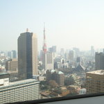 ピエール・ガニェール - 窓からの景色(東京タワー方面)。