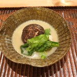 料理屋 みや﨑 - 金沢椎茸と春菊の白味噌仕立て
