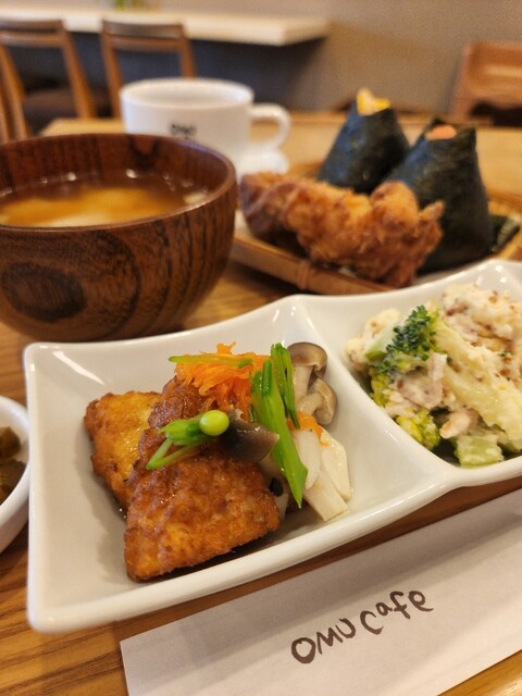 オムスビ+カフェ オム （OMUSUBI+CAFE OMU） - 米野木/おにぎり | 食べログ