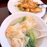 台湾菜館 - 魯肉飯とワンタンスープのセット