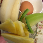 あんじゅ - 梨、メロン、バインとフルーツの盛り合わせに玉子
