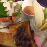 あんじゅ - 餡子をトッピング。