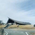 ホテルヴィソン - 恐らく敷地の入口。此処からホテル迄には坂道をウネウネと1km...