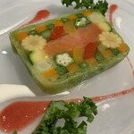 Bistro cafe eS - 青い森紅サーモンと野菜のプレッセ　ある日の前菜