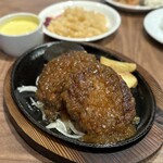 ステーキのあさくま - 料理写真:ダブルあさくまハンバーグ(2,178円)
ハンバーグ180g×2
フレッシュオニオンソース
サラダバーセット(660円)
サラダ･ライス･カレー
コーンスープ･デザート