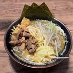 横濱家系ラーメン織田家 - 料理写真:「ほろ肉ラーメン」1280円