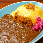 平日ランチ限定！　特製神戸牛　牛すじオムカレー