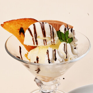 田舎茶屋 わたや - 料理写真:チョコミルクパフェ