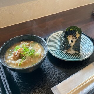 おにぎり豚汁 三ッ丸_0