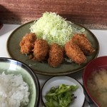 とんかつ美よし - カキフライ定食700円