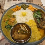 ハルダモンカレーオカヤマ - 3種あいがけ