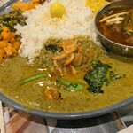 ハルダモンカレーオカヤマ - 桜えびのグリーンカレー