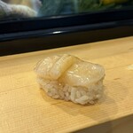 鮨屋 とんぼ - 帆立