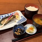 炭火焼食堂 こがね屋 - ■銀だらの熟成ひもの定食 ￥1.200